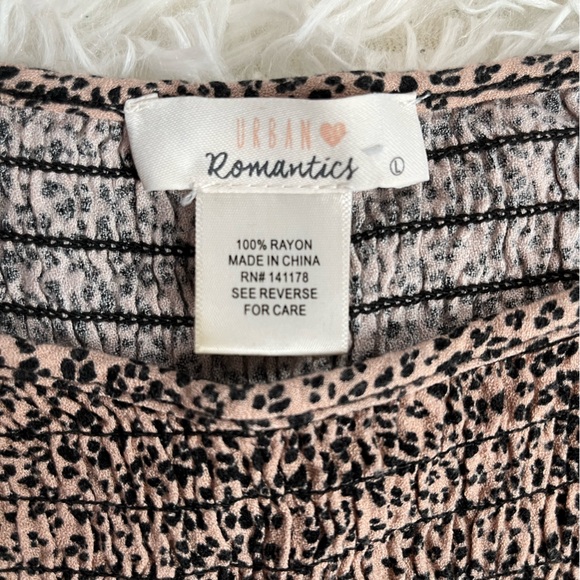 Animal Print Flair Short Sleeve Top - Picture 3 of 3